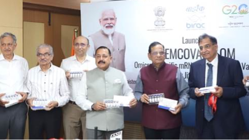 dr jitendra singh launches the gemcovac®-om, an omicron-specific mrna-based booster vaccine