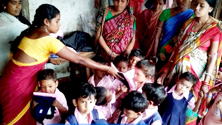 maharashtra state anganwadi workers ask for better pay
maharashtra state anganwadi workers ask for better pay